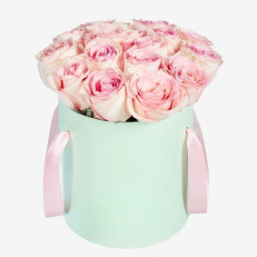 Kutija s ružičastim ružama Image