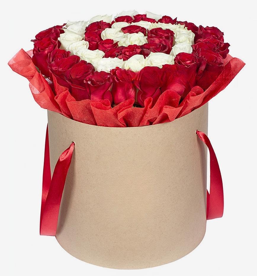 Kutija s crvenim i bijelim ružama